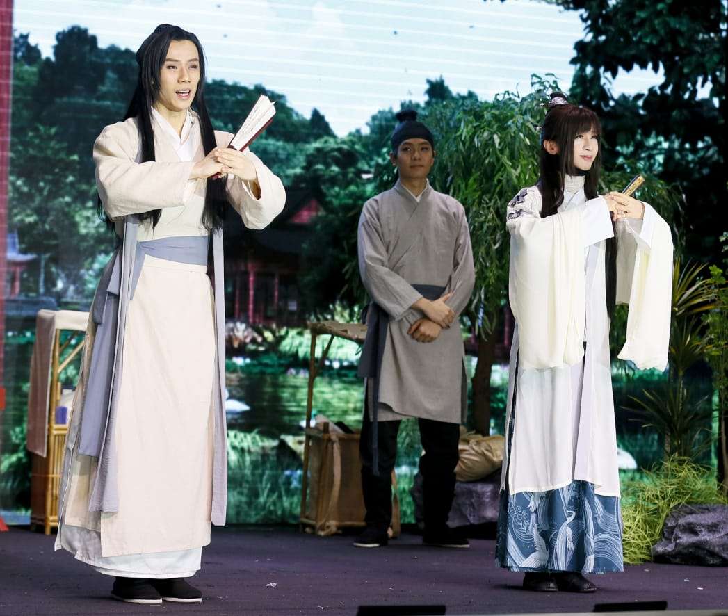 《祝英台》话剧续4场爆满后，于吉隆坡艺术表演中心（klpac）再创佳绩，1天之内演出2场，并且2场皆爆满，突破了历年来不曾有过的纪录。